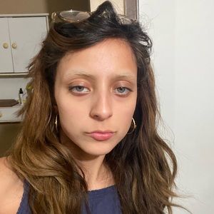 Meet your Posher, Adriana